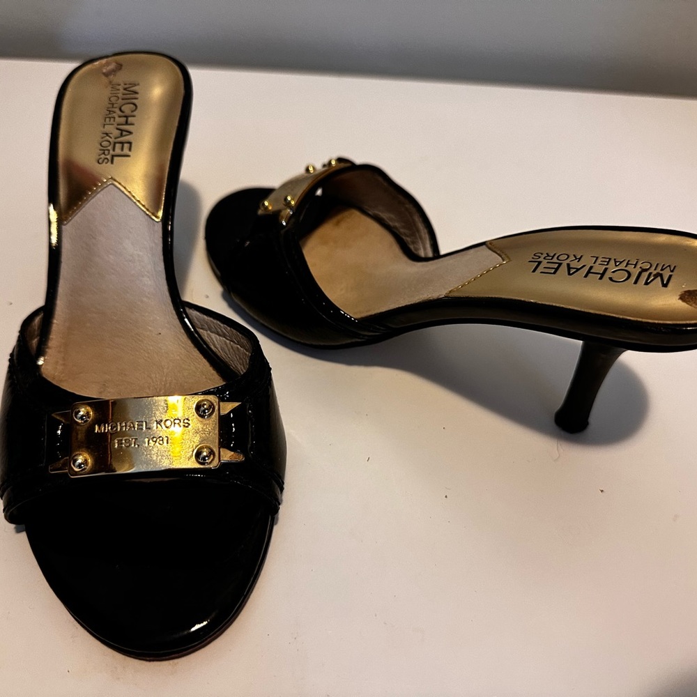 MK sandals
